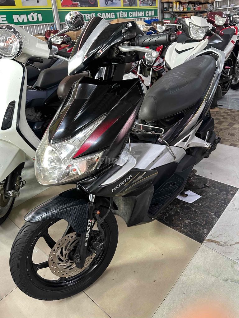 Honda Air Blade 2010 Đen Bạc vành 6 lá quá đẹp. Mua bán Xe máy tại Thành phố Huế Thừa Thiên Huế được đăng bởi Xe Máy Nhật Vy hình 6