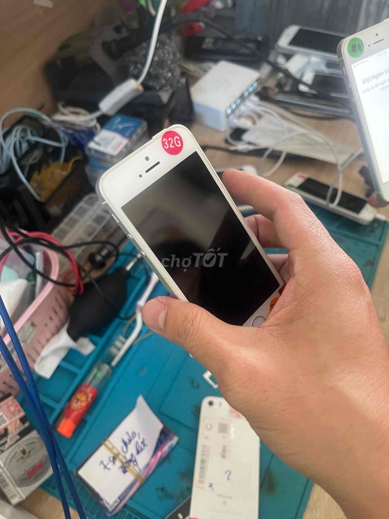 Apple iPhone 5SE 32GB Trắng còn 23 cây. Mua bán Điện thoại tại Quận Cẩm Lệ Đà Nẵng được đăng bởi Sim Số Đại Tài hình 1