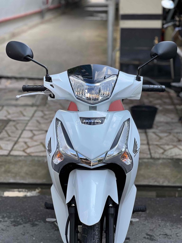 Honda Future FI 2024 Trắng Đỏ. Mua bán Xe máy tại Quận Ô Môn Cần Thơ được đăng bởi Huỳnh Thắng hình 1