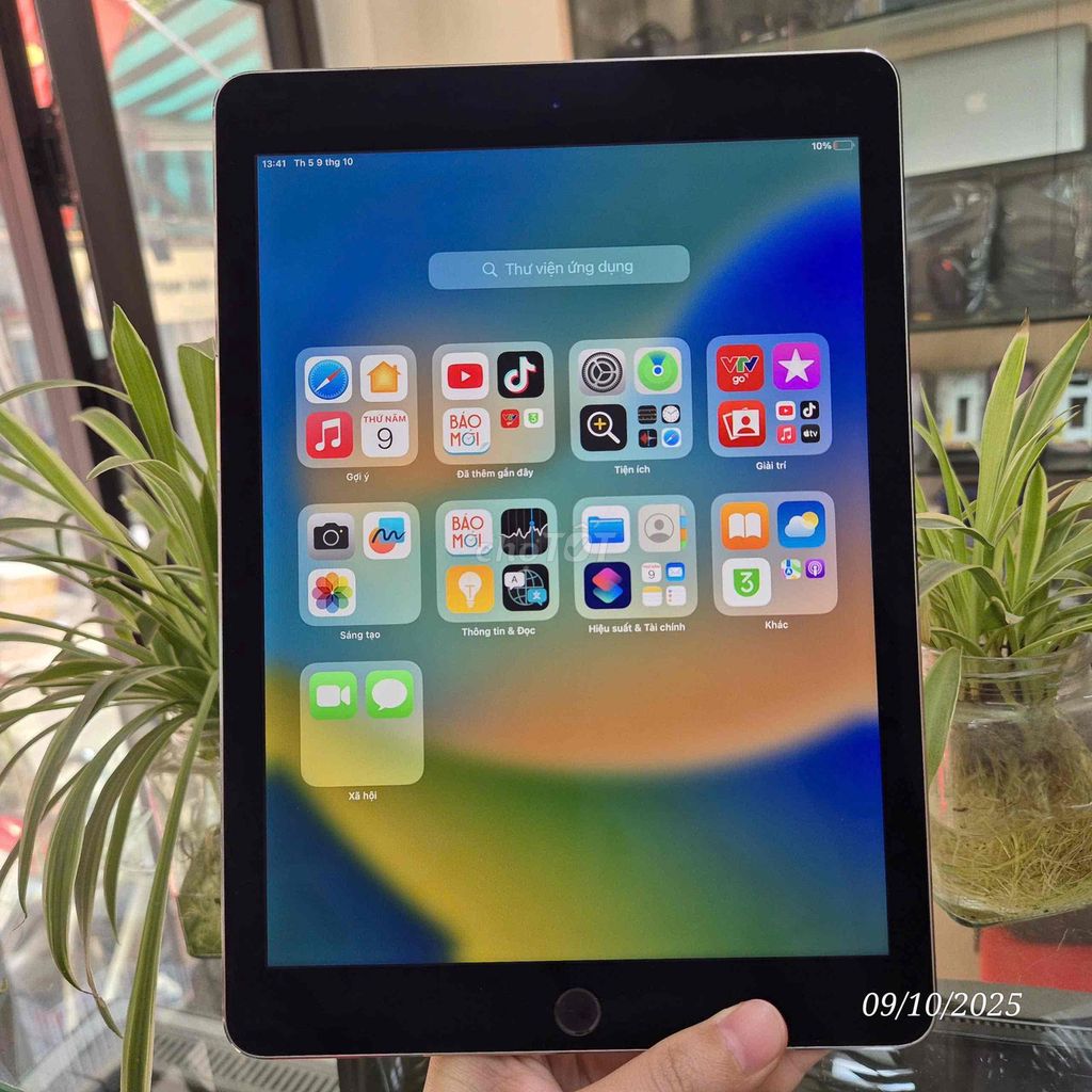 Apple iPad Pro 9.7 32GB Xám 95%. Mua bán Máy tính bảng tại Quận Thanh Xuân Hà Nội được đăng bởi Ha Tien Duy hình 1