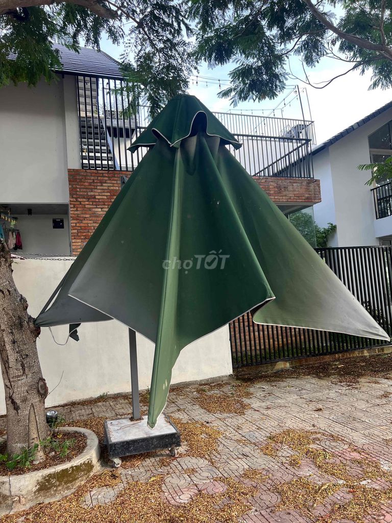Thanh lý dù lệch tâm cỡ lớn. Mua bán Nội thất, đồ gia dụng khác tại Thị xã Điện Bàn Quảng Nam được đăng bởi Quang Ngọc hình 1