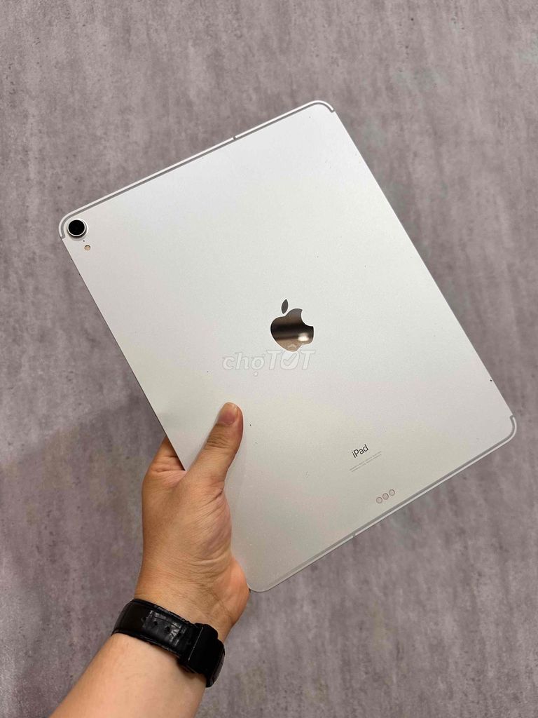 Apple iPad Pro 12.9 2018 64GB Bạc. Mua bán Máy tính bảng tại Quận 3 Tp Hồ Chí Minh được đăng bởi Tiến Đat  hình 1