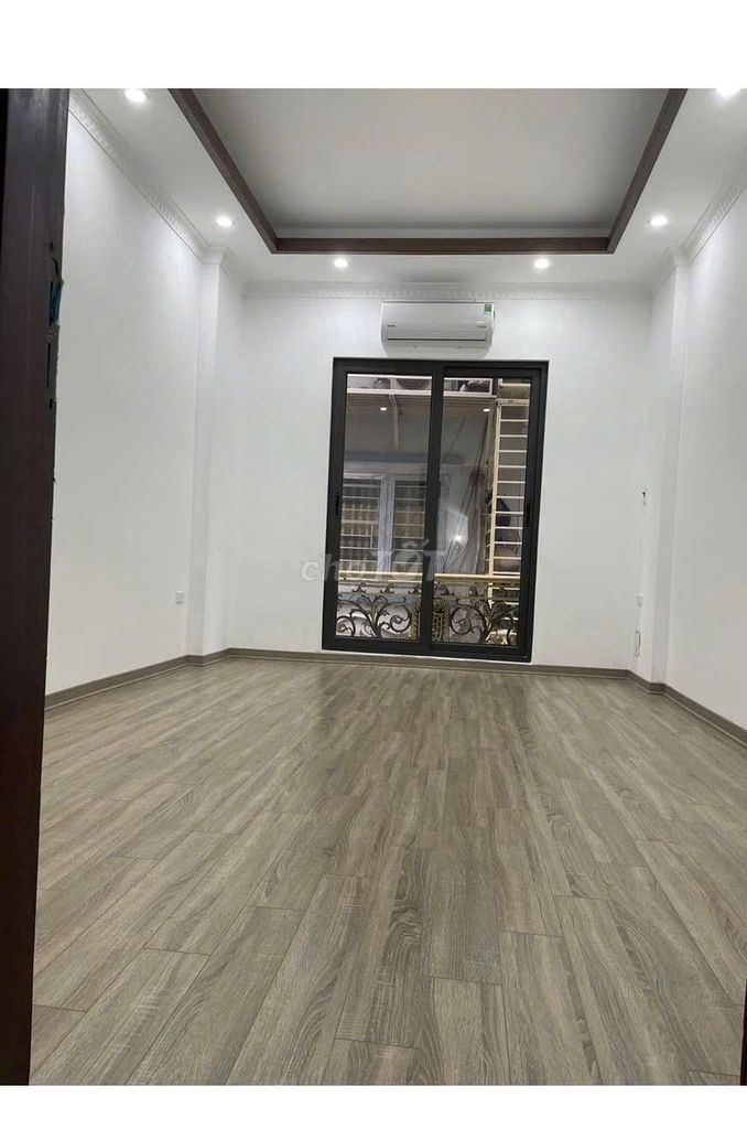 Дом в аренду 279 Doi Can 38 м², 3 спальни, 4 туалета, подходит для офиса, всего 15 кв.м