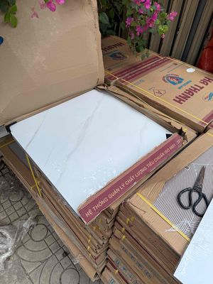 368m gạch đá bóng kính 60 x 60 mới nguyên thùng. Mua bán Nội thất, đồ gia dụng khác tại Quận 7 Tp Hồ Chí Minh được đăng bởi Quang