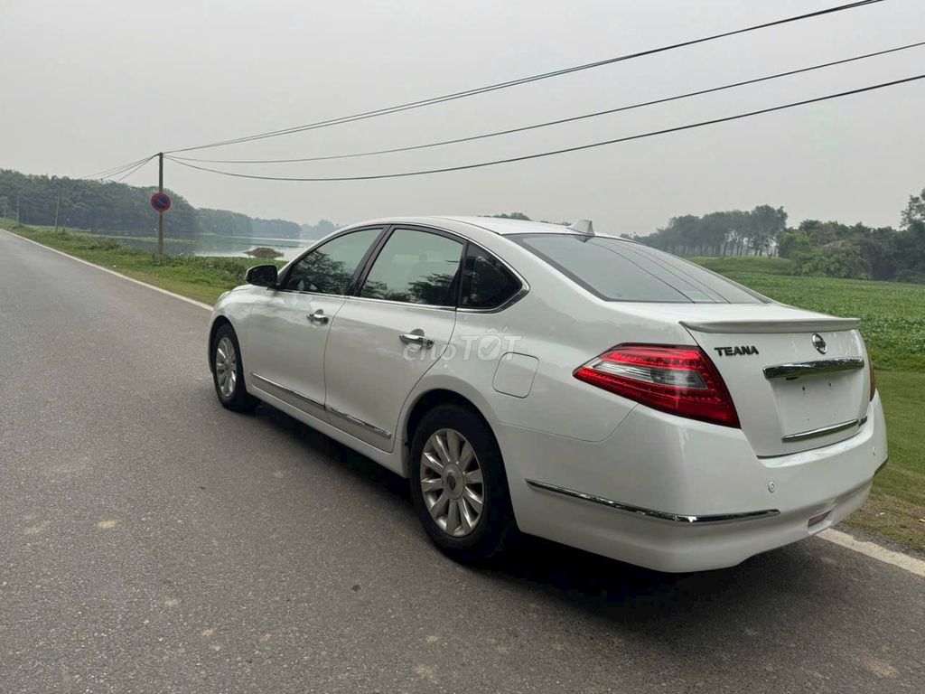 Nissan Teana 2010 Trắng. Mua bán Ô tô tại Huyện Đông Anh Hà Nội được đăng bởi An hình 4