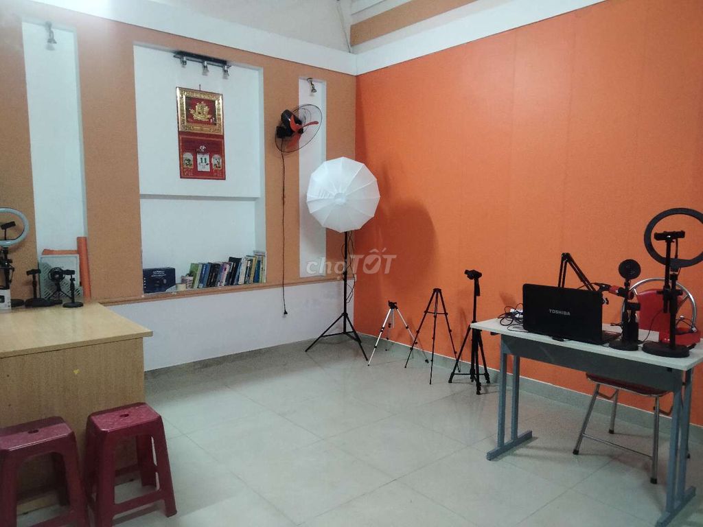 Softbox Trắng cao 2m6. Mua bán Máy ảnh, Máy quay tại Quận Cẩm Lệ Đà Nẵng được đăng bởi Nhật Linh hình 1