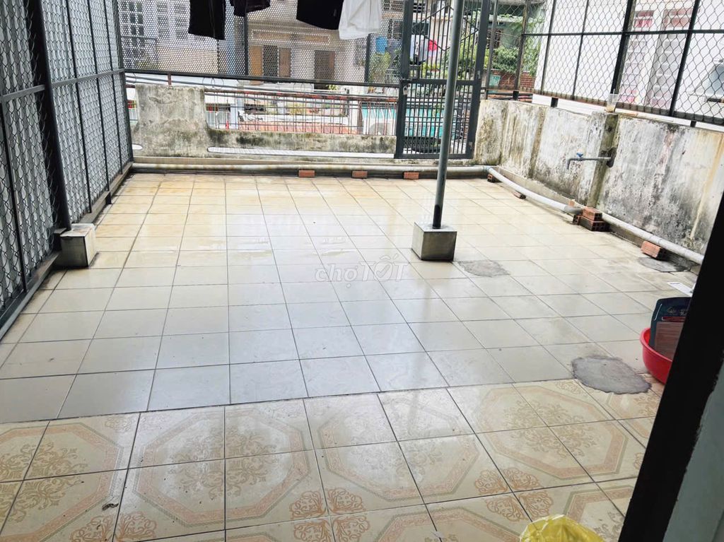 Cho thuê phòng trong nhà nguyên căn đường số 4, gần spkt, đh ngân hàng