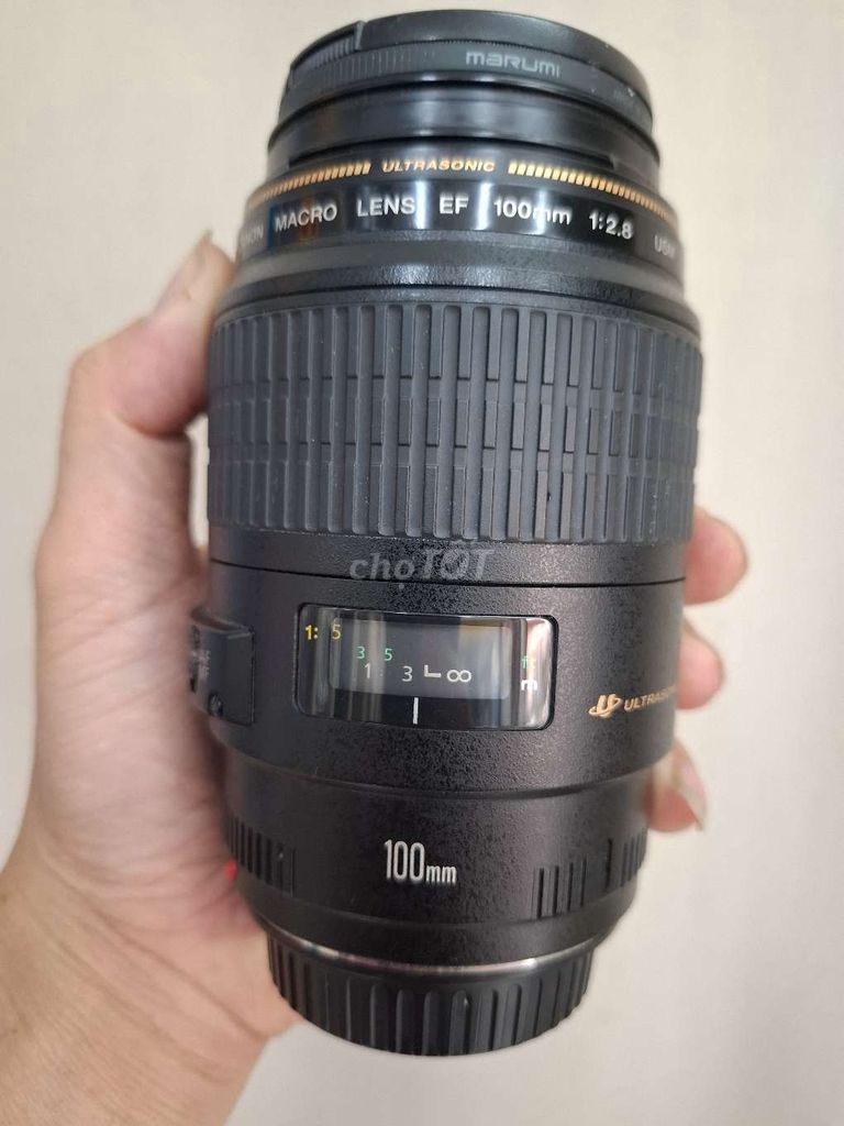 Lens canon 100mf2.8 macro utrasonic .99%