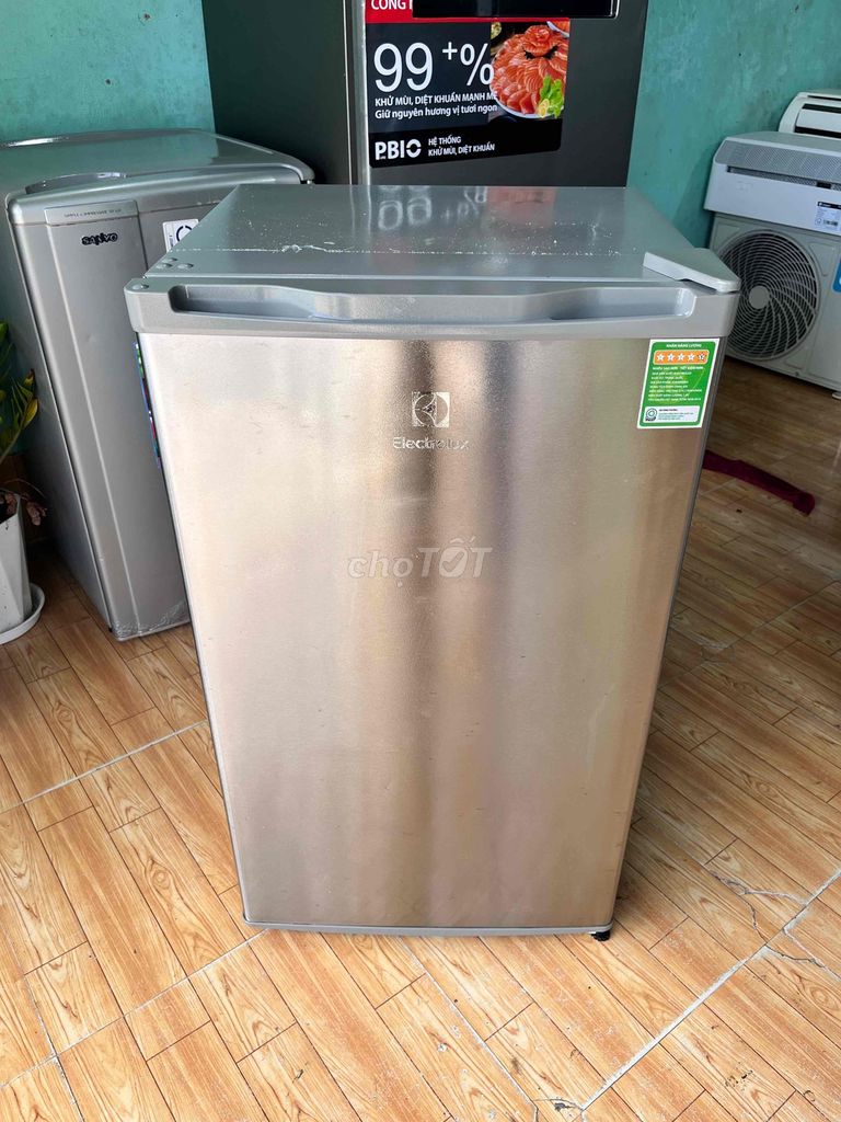 Tủ lạnh Electrolux 92 lít Bạc Đã sử dụng. Mua bán Tủ lạnh tại Thành phố Trà Vinh Trà Vinh được đăng bởi Điện Máy Điện Lạnh Thanh lý hình 1