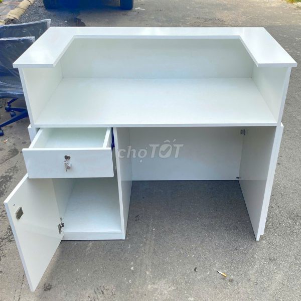 Quầy lễ tân, quầy thu ngân vuông 1m2 viền vàng. Mua bán Đồ chuyên dụng, Giống nuôi trồng tại Quận Gò Vấp Tp Hồ Chí Minh được đăng bởi Thanh lý Nội thất giá sỉ hình 3