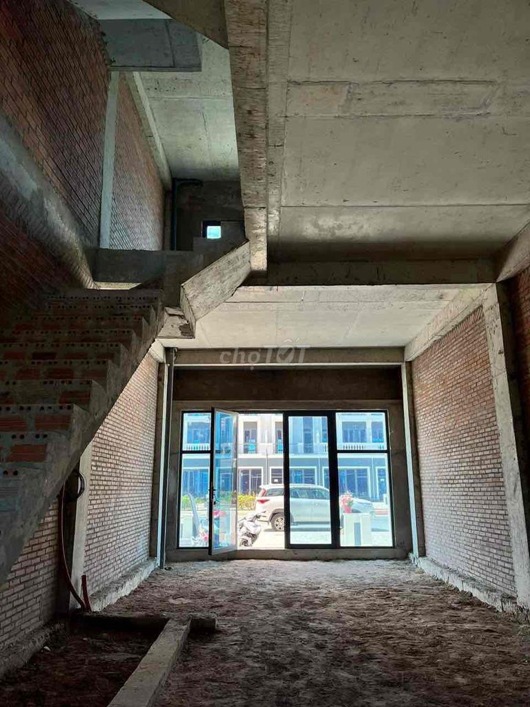 Bán Lỗ 2ty5 Căn Shophouse Imperia Đường 3/2 Hậu Nghĩa, Cổng Vinhome. Mua bán nhà ở tại Huyện Đức Hòa Long An được đăng bởi TIẾN NHÀ ĐẤT hình 5