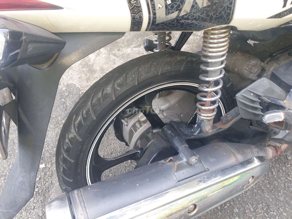 Yamaha Nouvo Trắng đen. Mua bán Xe máy tại Quận 12 Tp Hồ Chí Minh được đăng bởi Vận Chuyển Anh Khoa hình 2