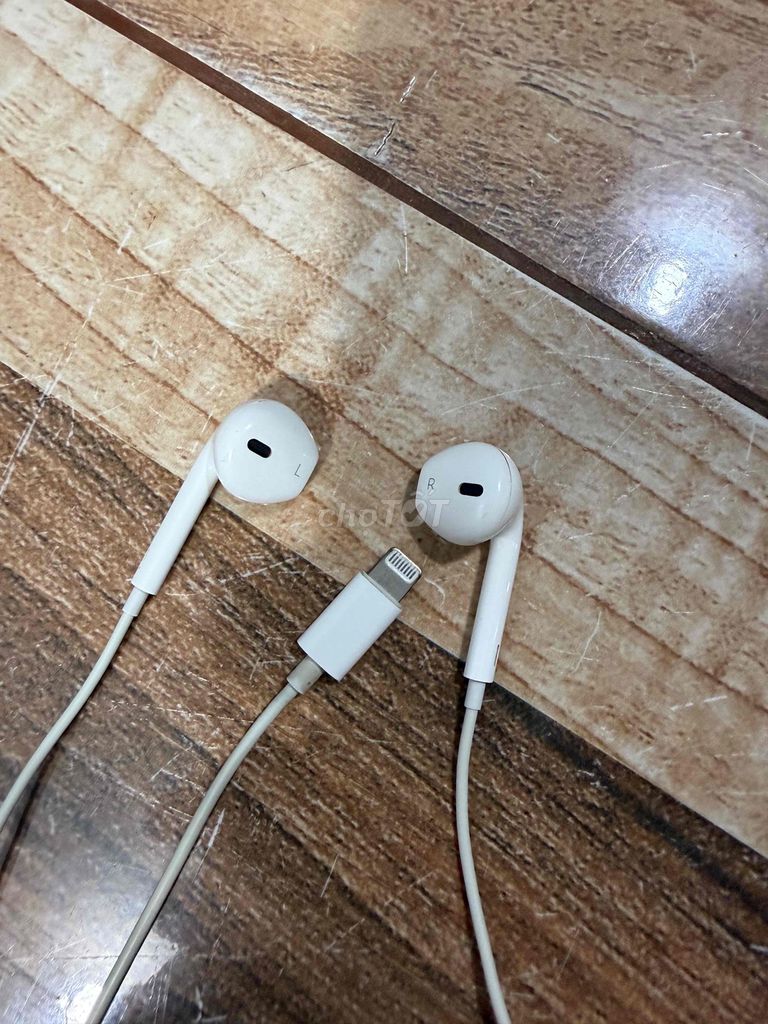 Tai nghe Apple Lightning Trắng. Mua bán Tivi, Âm thanh tại Thành phố Thủ Dầu Một Bình Dương được đăng bởi Phong Lam hình 1