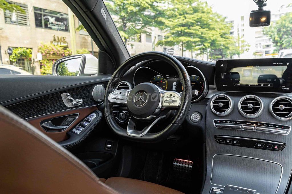 GLC300 AMG 2023 công ty 1 chủ từ đầu siêu đẹp. Mua bán Ô tô tại Quận 7 Tp Hồ Chí Minh được đăng bởi Dương Phương hình 16