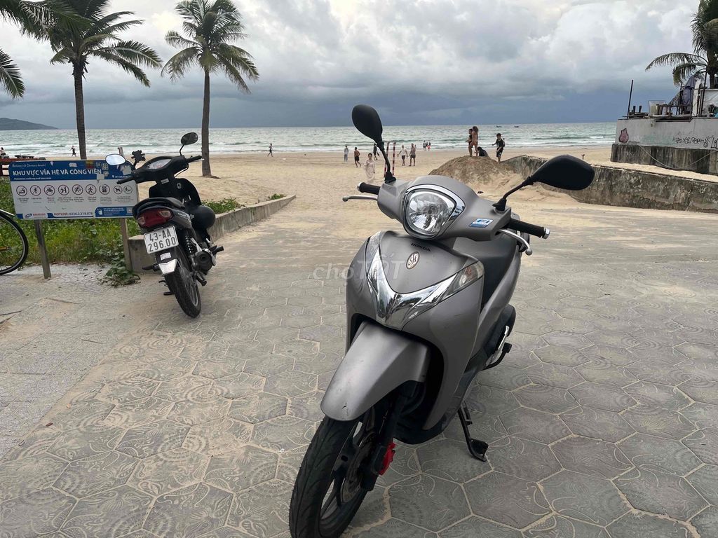 SH Mode ghi xám, biển ĐN-số đẹp. Mua bán Xe máy tại Quận Hải Châu Đà Nẵng được đăng bởi Kien hình 2