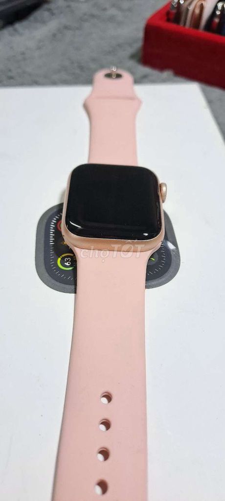 Apple Watch Series 5 Hồng. Mua bán Thiết bị đeo thông minh tại Quận 10 Tp Hồ Chí Minh được đăng bởi Hiếu Apple Watch hình 1