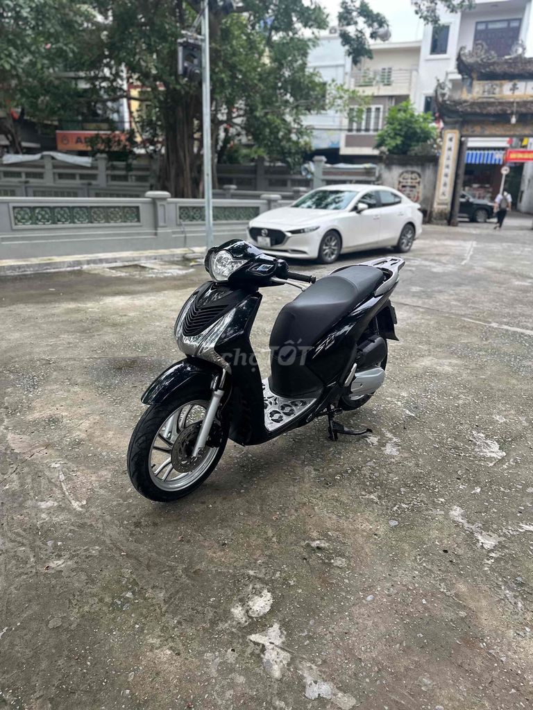 SH 2016 máy 150cc khoá khiển smk đen bóng máy zin. Mua bán Xe máy tại Quận Lê Chân Hải Phòng được đăng bởi Nguyễn Thế Hiếu hình 3