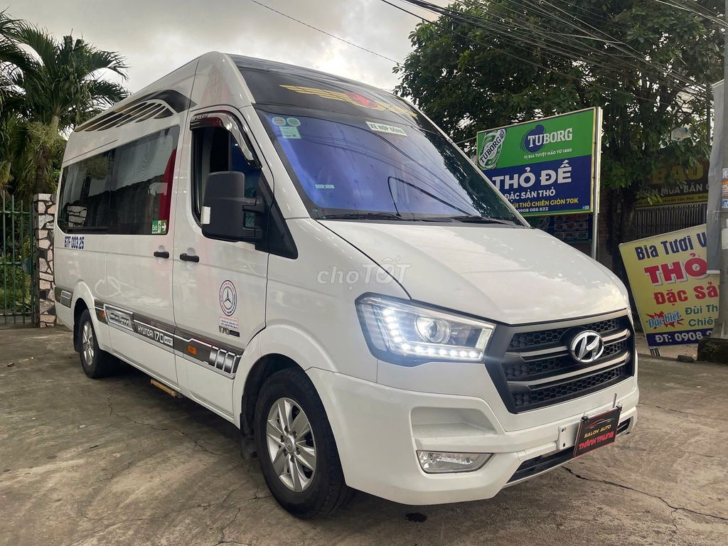 Hyundai Solati 2018 Trắng 16 chỗ. Mua bán Phương tiện khác tại Huyện Tân Phú Đồng Nai được đăng bởi Salon AUTO THÀNH TRUNG Đồng Nai hình 3