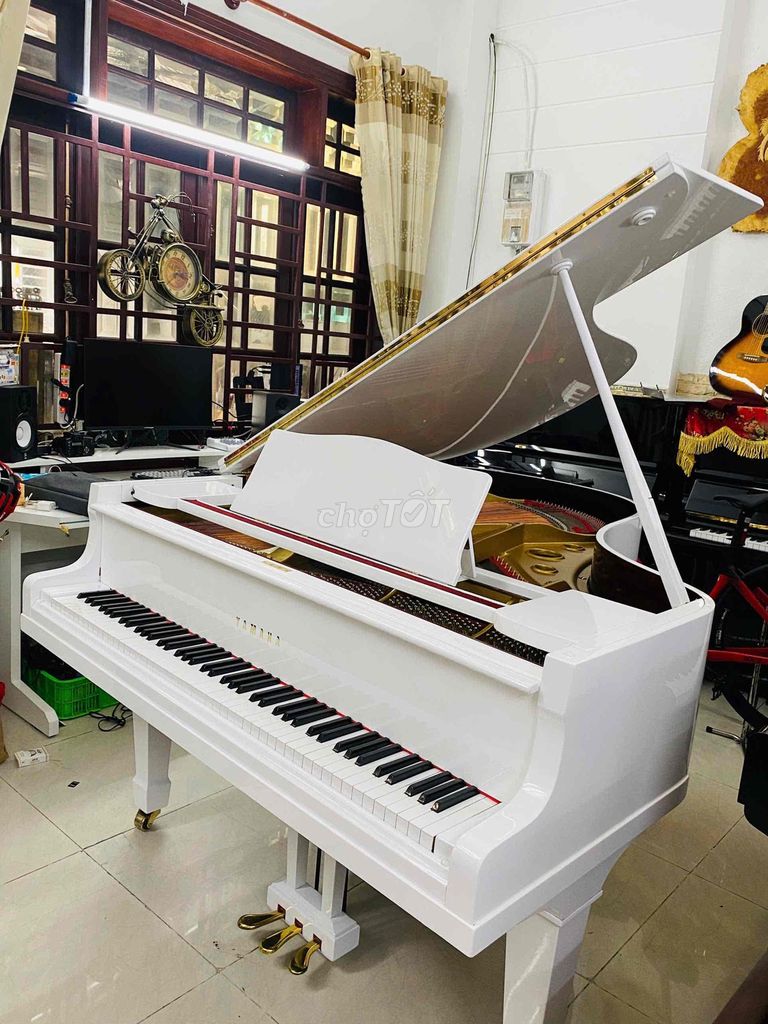 grand yamahaa G2 siêu mới màu trắng đẹp