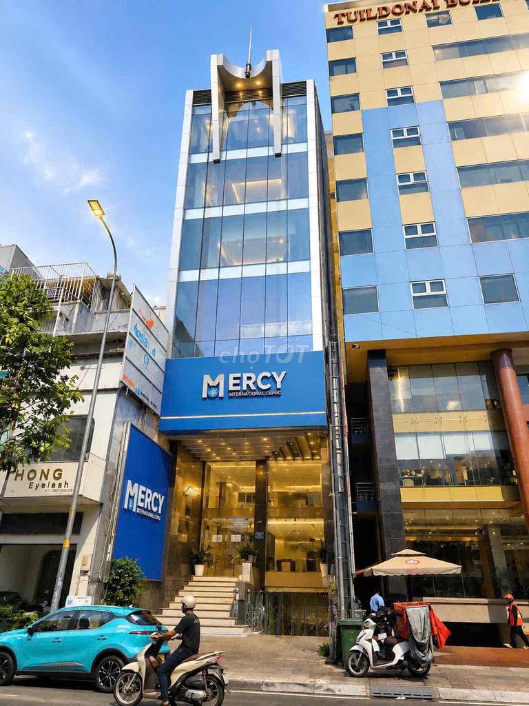 Аренда · 8 комн. · 175 м² · Quận 1, ул. Đường Điện Biên Phủ