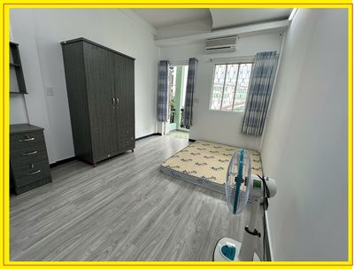Phòng ngay ngã 5 Bình Hoà, full nội thất, rộng, có BAN CÔNG, nên thơ