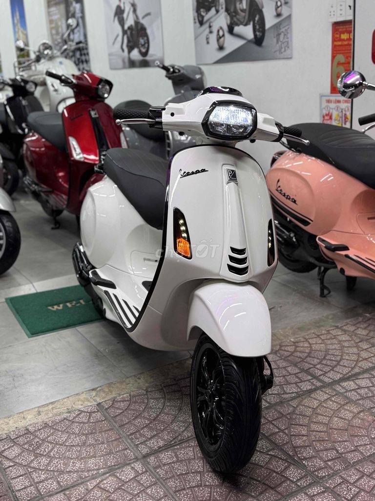 Vespa ABS iGet  modell lét 2 tầng trc sau. Mua bán Xe máy tại Quận Phú Nhuận Tp Hồ Chí Minh được đăng bởi  vespa Nam Phương hcm  hình 3