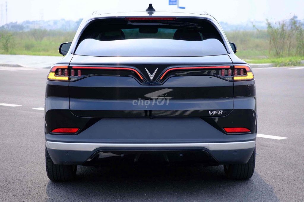 Xe điện Vinfast VF8 Eco 2024 Đen. Mua bán Ô tô tại Thành phố Thủ Đức Tp Hồ Chí Minh được đăng bởi Huỳnh Chí Thông hình 6