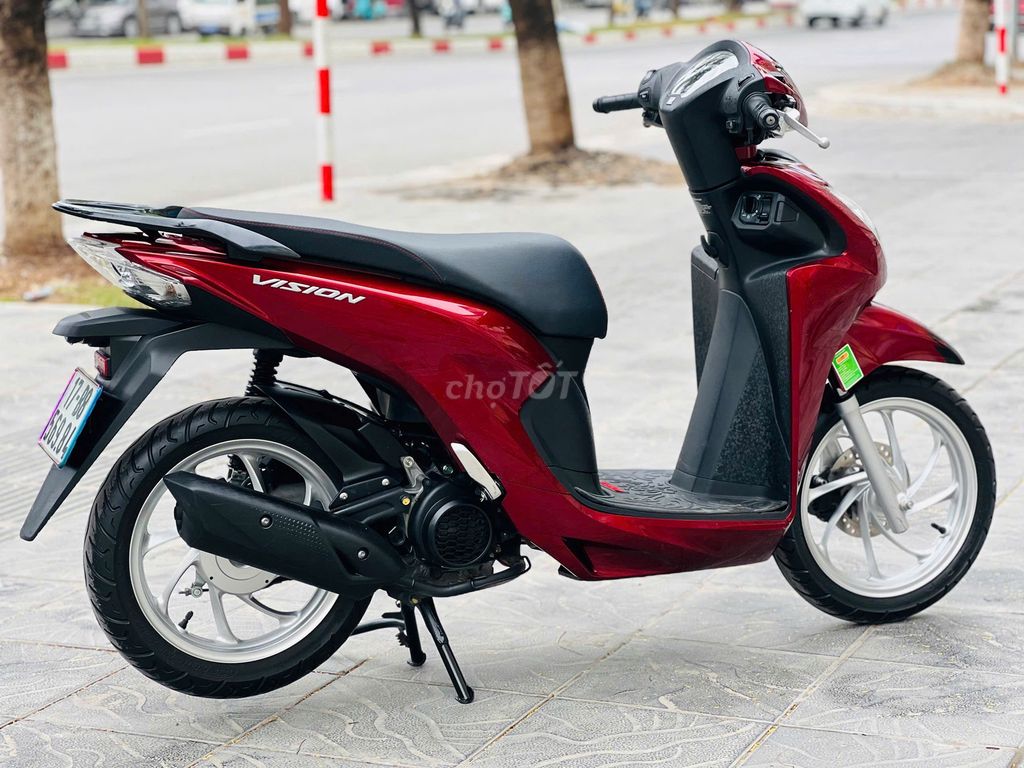 Honda Vision 110 2024 Red Main красивая автовладелица..