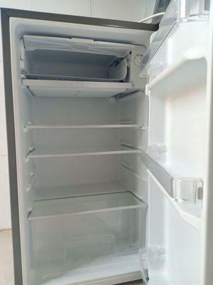 Tủ lạnh mimi Electrolux chính hãng, new 80%
