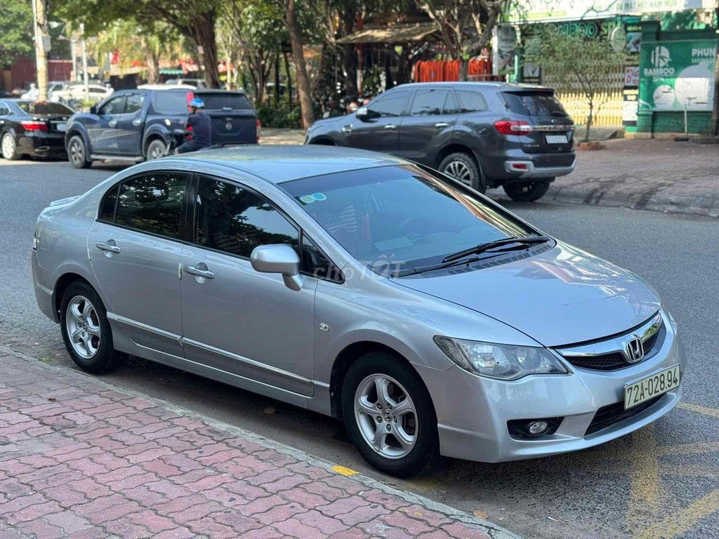 Honda Civic 2012 Gen 8 100000 km Bạc. Mua bán Ô tô tại   được đăng bởi Nguyễn văn Khánh hình 3