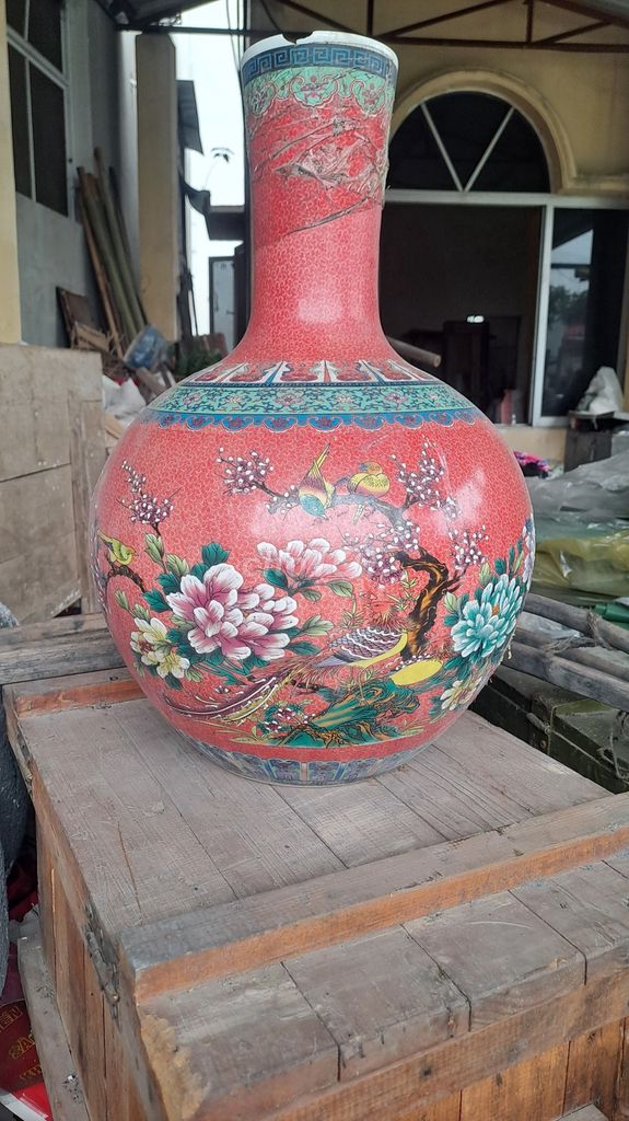 Bình hoa gốm sứ đỏ họa tiết chim hoa. Mua bán Cây cảnh, đồ trang trí tại Quận Hoàng Mai Hà Nội được đăng bởi Kho kỷ vật thời gian hình 1