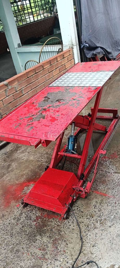 Bàn nâng xe Đỏ Đã qua sử dụng. Mua bán Đồ chuyên dụng, Giống nuôi trồng tại Huyện Hóc Môn Tp Hồ Chí Minh được đăng bởi Ngọc Phúc hình 1