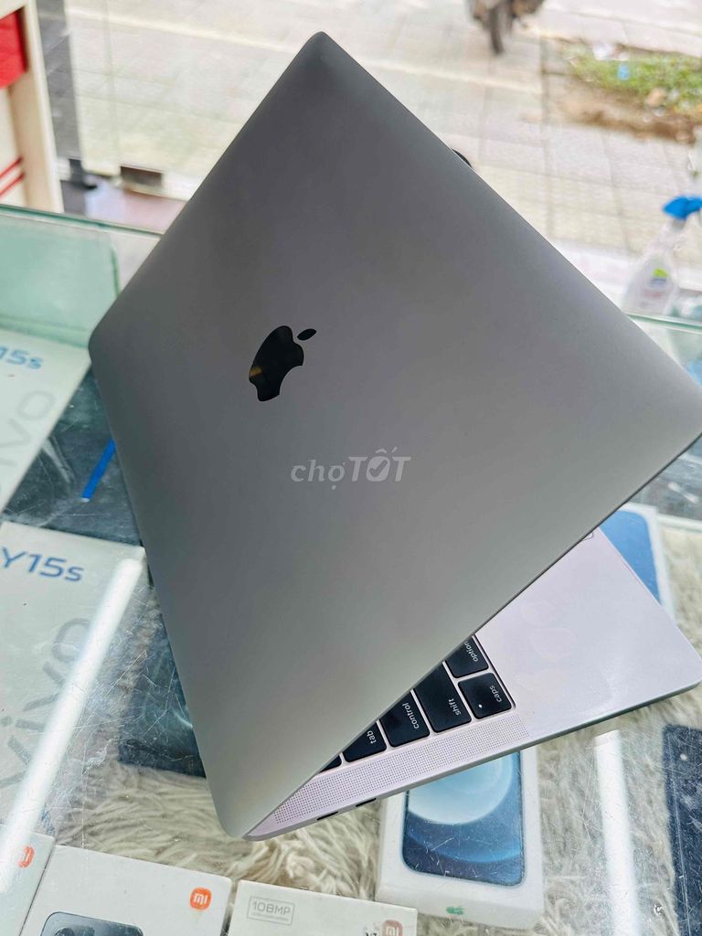Apple MacBook Pro 13-Inch 2016. Mua bán Laptop tại Thành phố Huế Thừa Thiên Huế được đăng bởi Hoàng Lộc Smartphone  hình 1