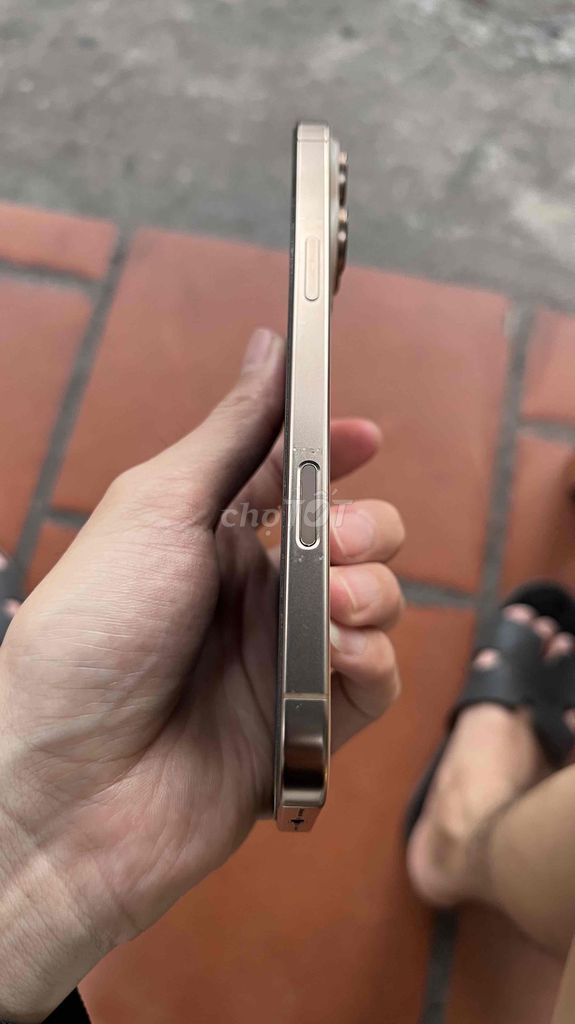 iPhone 16 Pro Max 256GB Vàng VN/A. Mua bán Điện thoại tại Thành phố Thuận An Bình Dương được đăng bởi Tấn Tài hình 1