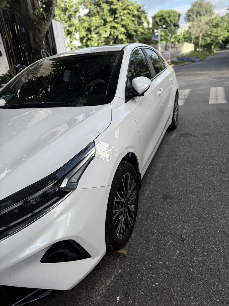 Kia K3 2023 Premium 1.6 AT - 15000 km. Mua bán Ô tô tại Quận Cẩm Lệ Đà Nẵng được đăng bởi Ngô Đình Bi hình 3