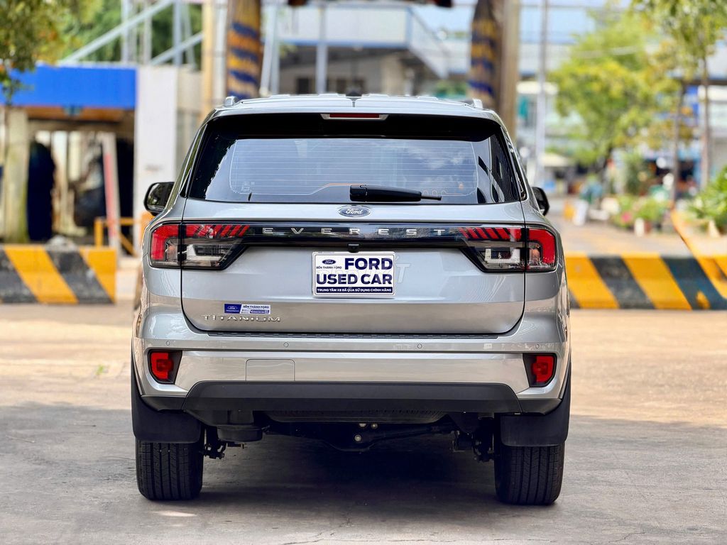 Ford Everest Titanium 2026, почти новый, один владелец
