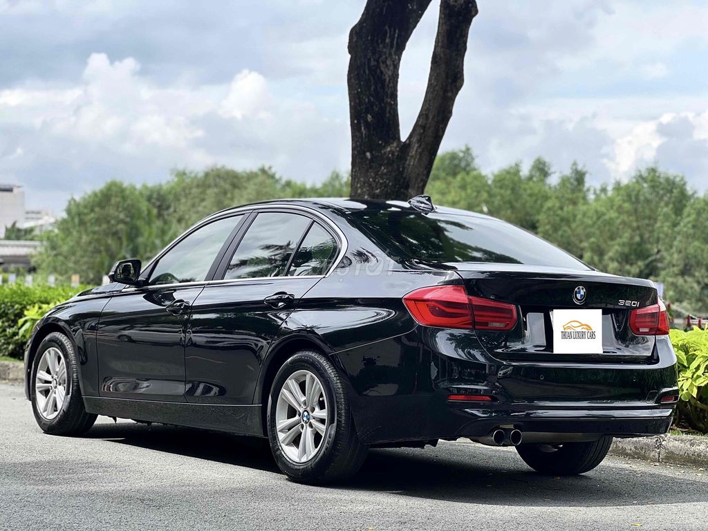 BMW 320i 2017 320i - Full hãng. Mua bán Ô tô tại Quận 7 Tp Hồ Chí Minh được đăng bởi Công Thuận hình 3