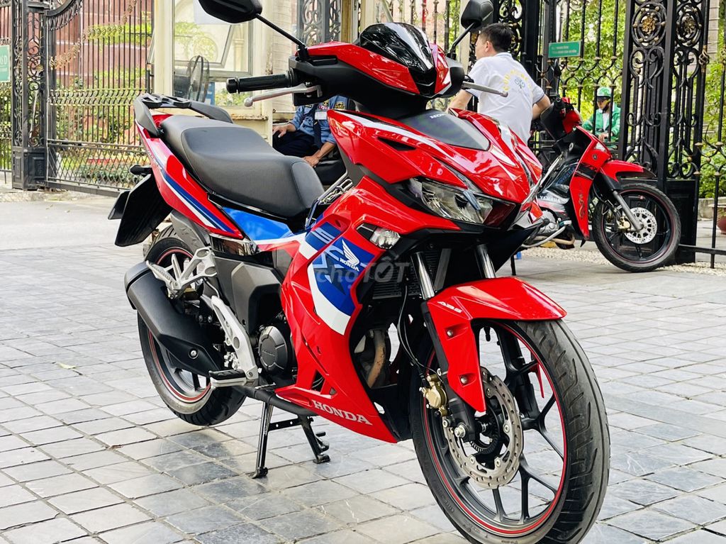 Honda Winner X 150 ABS đỏ xanh mới mua 2024 đi ít. Mua bán Xe máy tại Quận Bắc Từ Liêm Hà Nội được đăng bởi VIỆT ANH hình 2