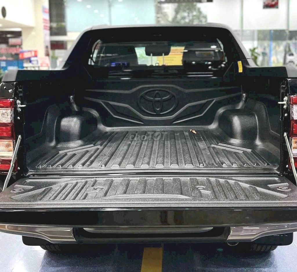 Toyota Hilux 2025 2.4L 4x2 AT xe giao ngay. Mua bán Ô tô tại Quận 12 Tp Hồ Chí Minh được đăng bởi Hiếu Toyota Quận 12 hình 6