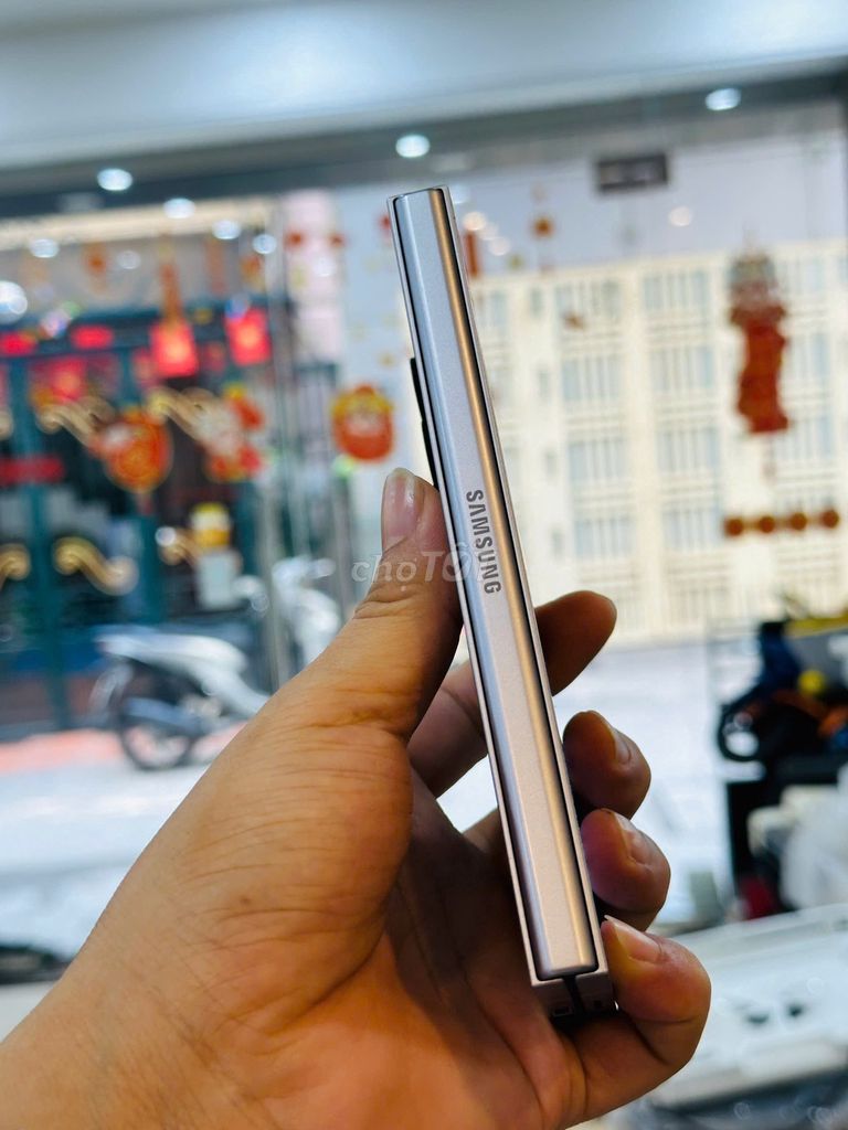 Samsung Z Fold 6 5G 256GB Bạc. Mua bán Điện thoại tại Quận Đống Đa Hà Nội được đăng bởi  Cường Táo hình 1
