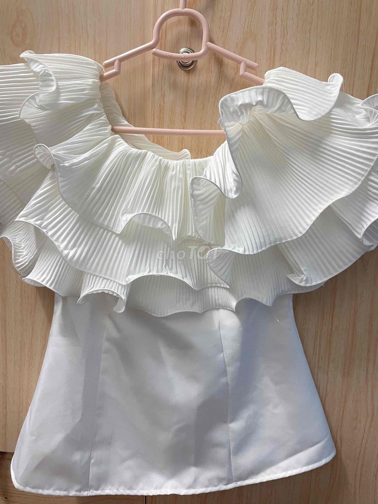 Áo trễ vai nữ trắng size S, XS. Mua bán Quần áo tại Quận 8 Tp Hồ Chí Minh được đăng bởi Nguyễn Vân hình 1