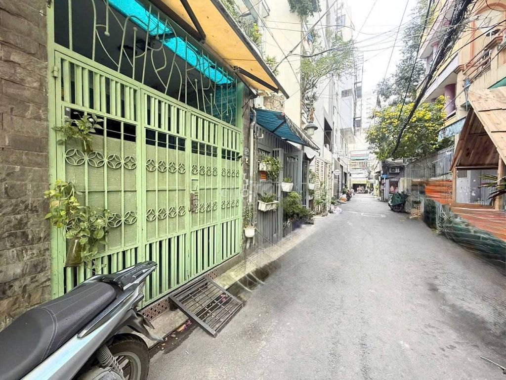 Дом на улице Нгуен Конг Hoan, Фу Нуан, 61 кв.м, 3 этажа, железобетон, 9.48 млрд