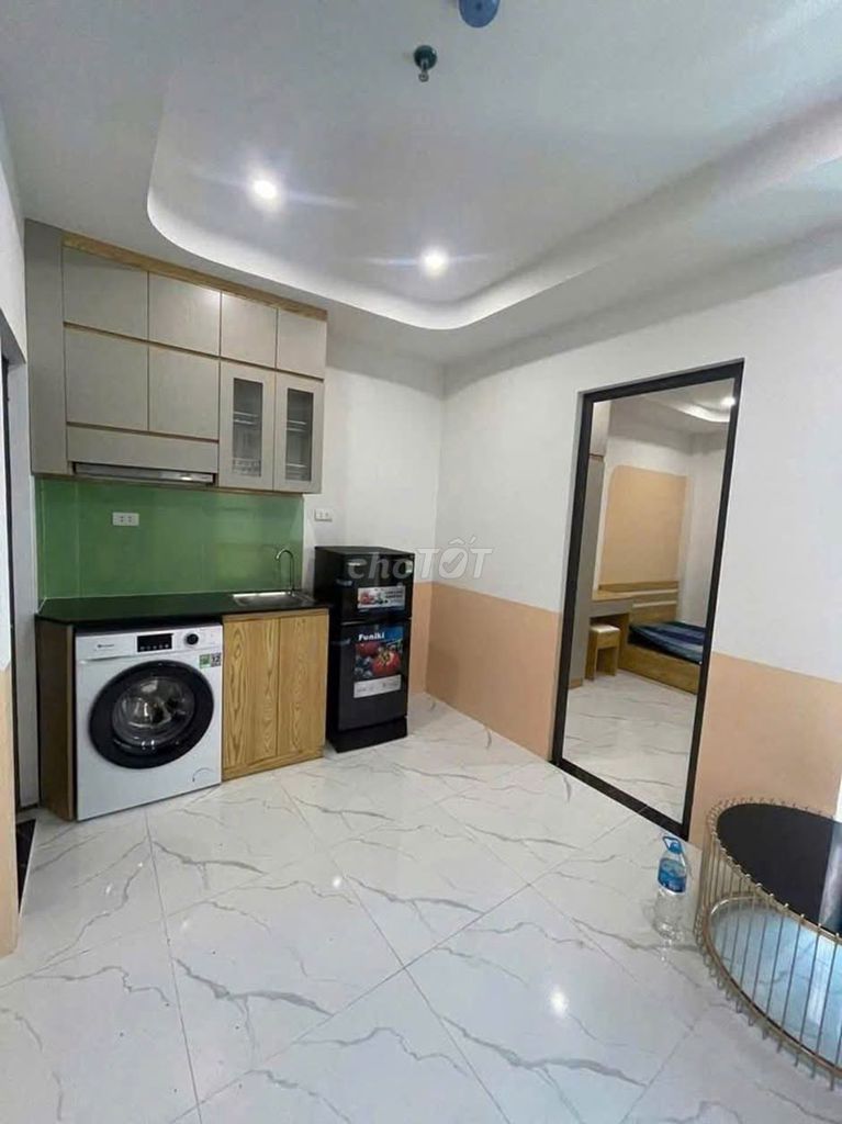 Продается квартира в центре Тхань Сюана, 123 м2 x 6 этажей, 2 миллиарда