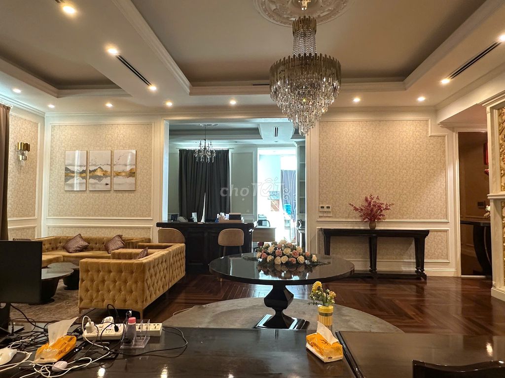 Пентхаус в The Manor для проживания и офиса