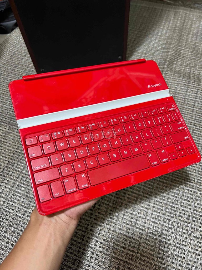 Bàn phím Bluetooth Logitech Ultrathin. Mua bán Phụ kiện (Màn hình, Chuột...) tại Quận 12 Tp Hồ Chí Minh được đăng bởi Ngô Lâm hình 1