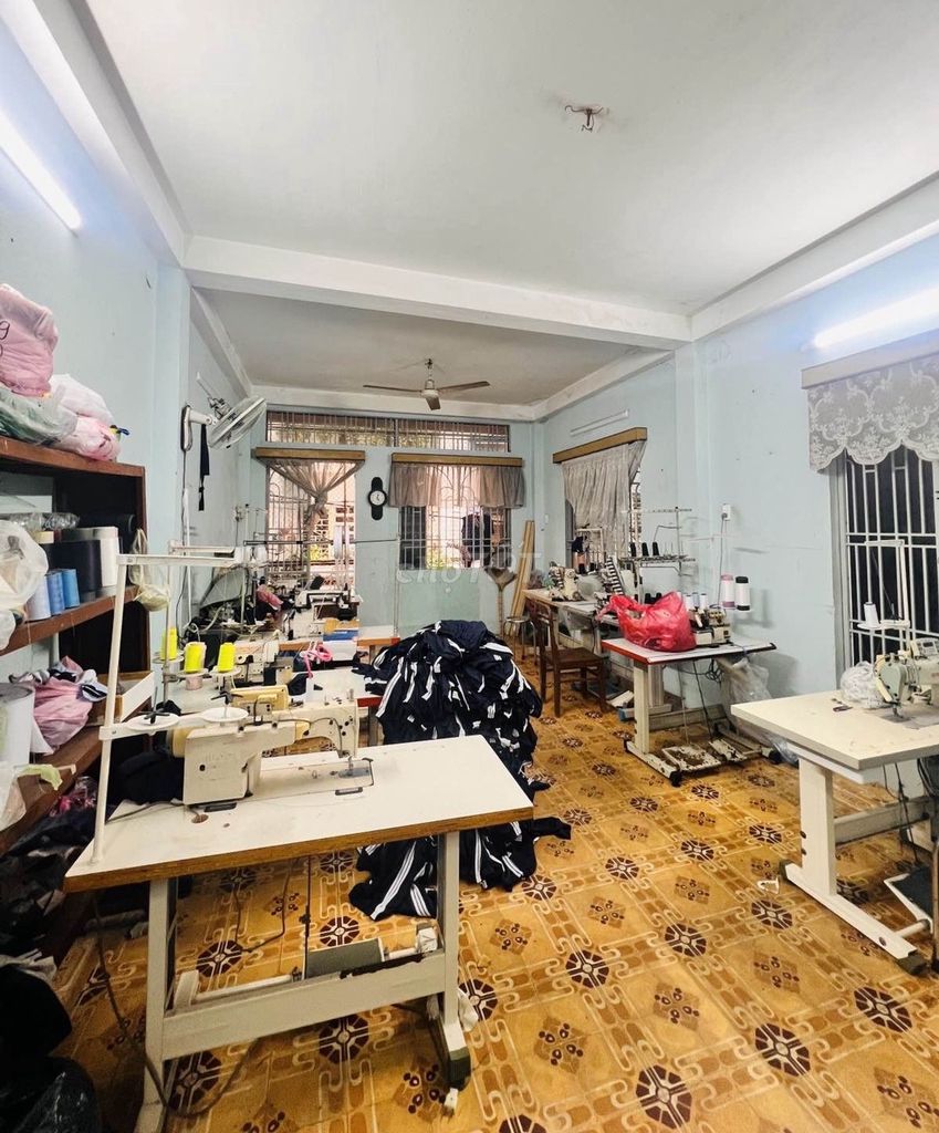 Дом 85 кв.м возле парка Le Thi Rieng, центр Сайгона