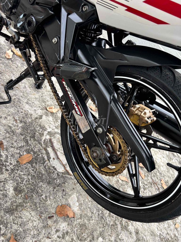 Yamaha Exciter 135 Trắng Đen Đỏ. Mua bán Xe máy tại Thị xã Bến Cát Bình Dương được đăng bởi xe máy trả góp tín nghĩa  hình 2