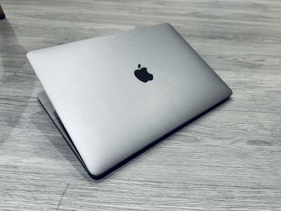 MacBook Pro 2017 e cần bán 256gb