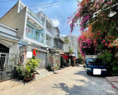 Nhà 3 tầng, hẻm ô tô tránh, sau ngân hàng ACB Phan Huy Ích.