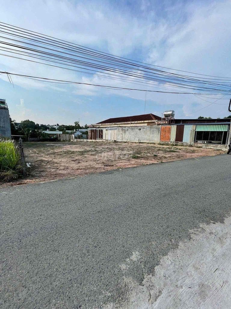 mặt tiền kinh doanh dễ sinh lời ~500m2